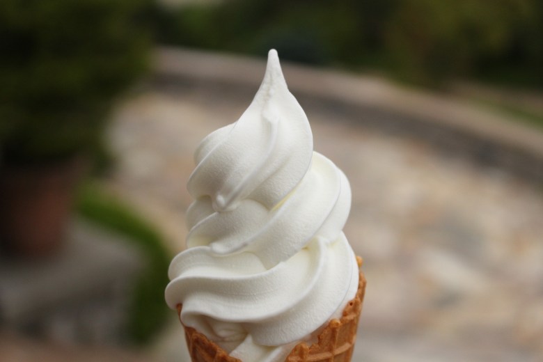 soft-serve-ice-cream-2264262_1920