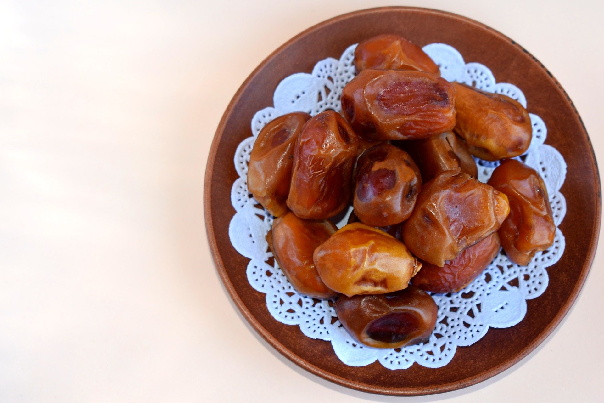 What’s the Difference Medjool Dates vs Pitted Dates My Wellbeing